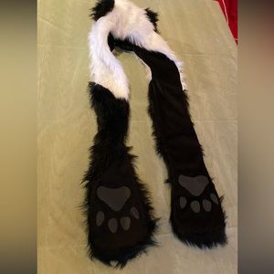 Chapeau avec mitaines intégrées pour adulte